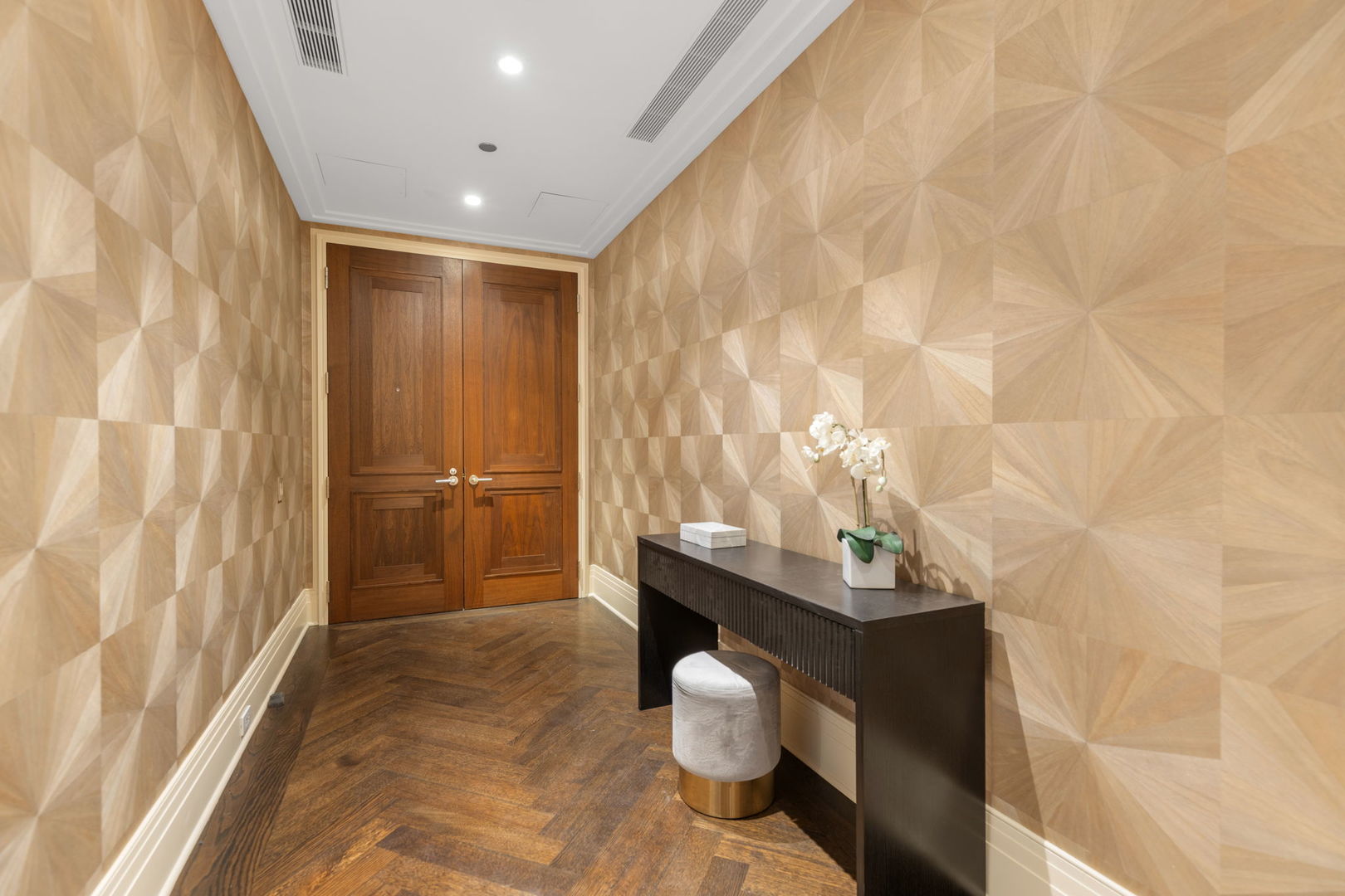 159 East Walton Place, Unit 9E Chicago, IL 60611 - Photo 3 of 32