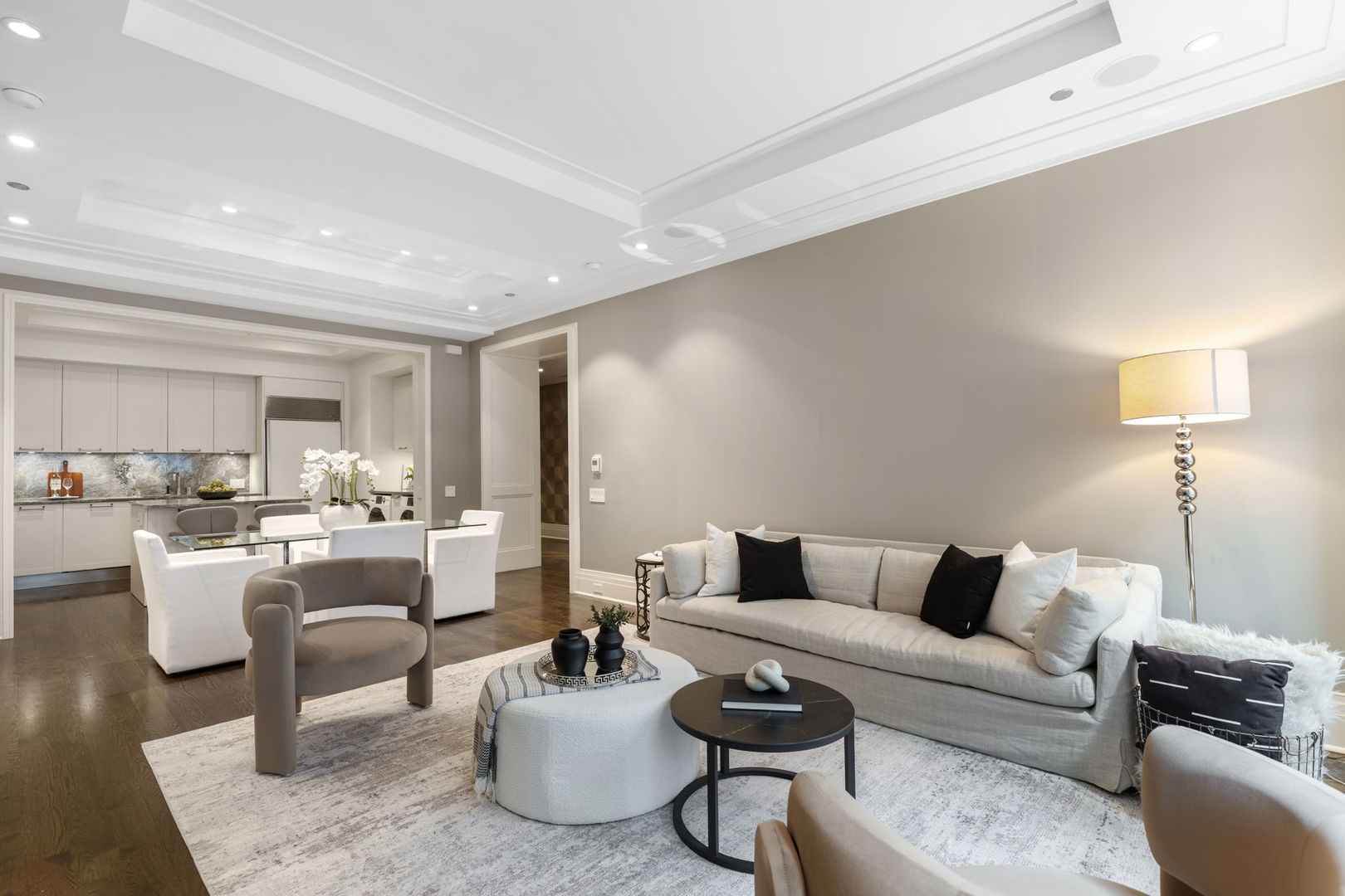 159 East Walton Place, Unit 9E Chicago, IL 60611 - Photo 7 of 32