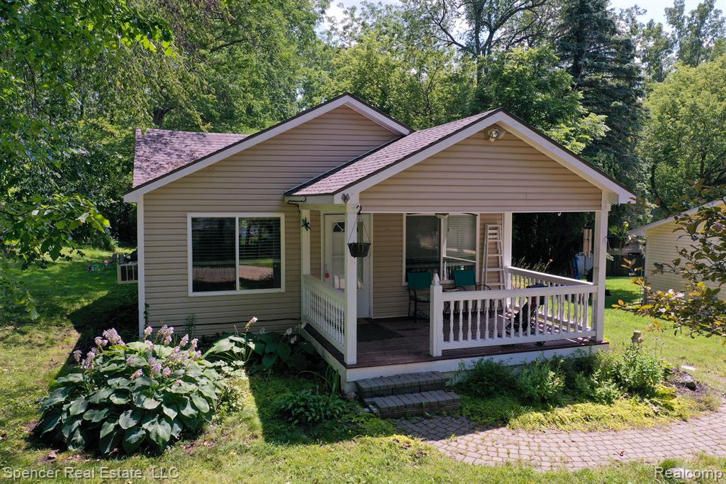 518 Alfred Road Ortonville, MI 48462 - Photo 1 of 13