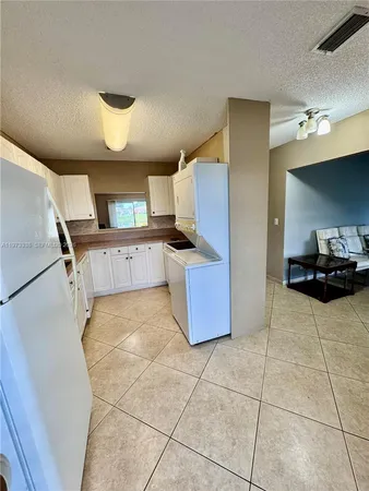 $1,950 | 8838 Bella Vista Drive, Boca Raton, FL 33433