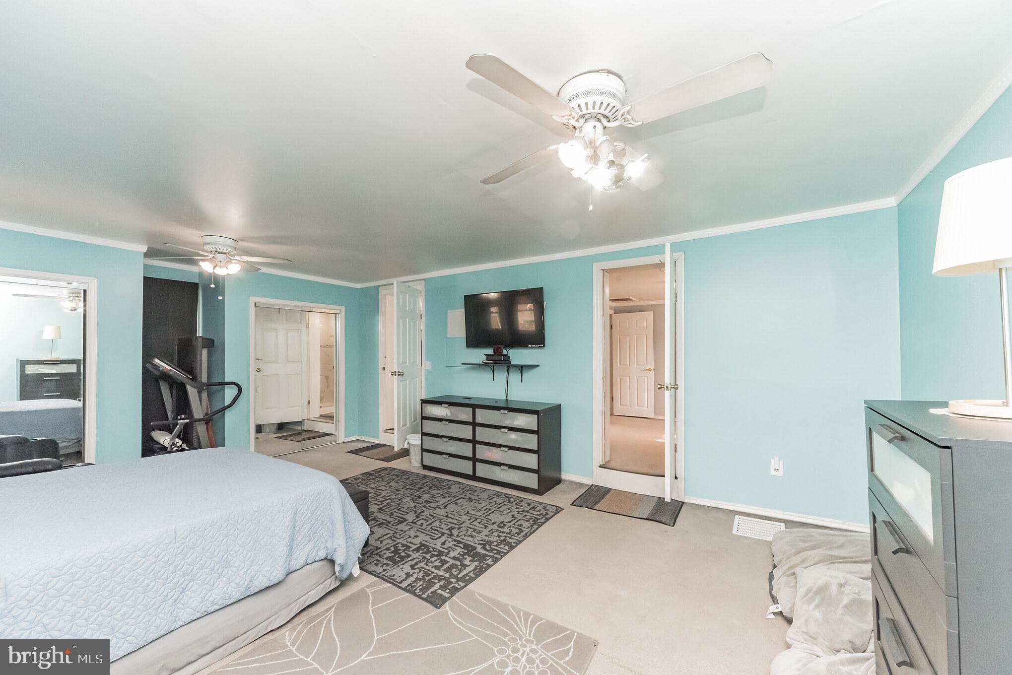 7207 Orth Road Sparrows Point, MD 21219 - Photo 14 of 27 HUGE Bedroom