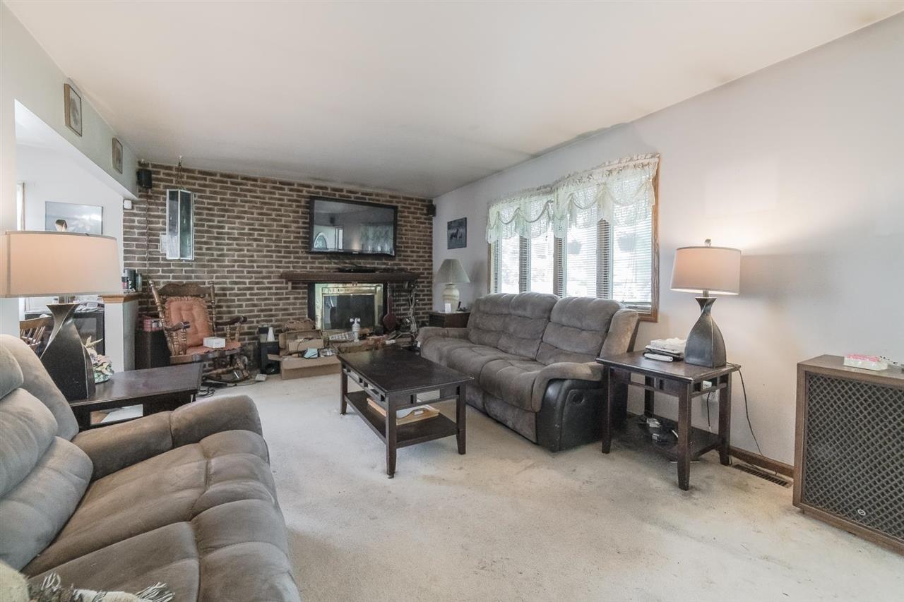 12458 Hoisington Road Gaines, MI 48436 - Photo 5 of 51 50047226-4.JPG