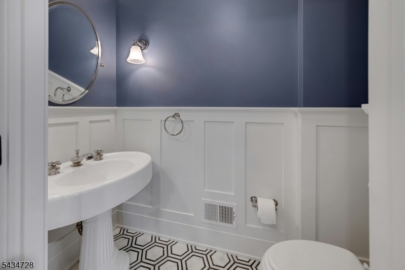 11 Crystal Road Mountain Lakes, NJ 07046 - Photo 19 of 48 Gallery Image 19
