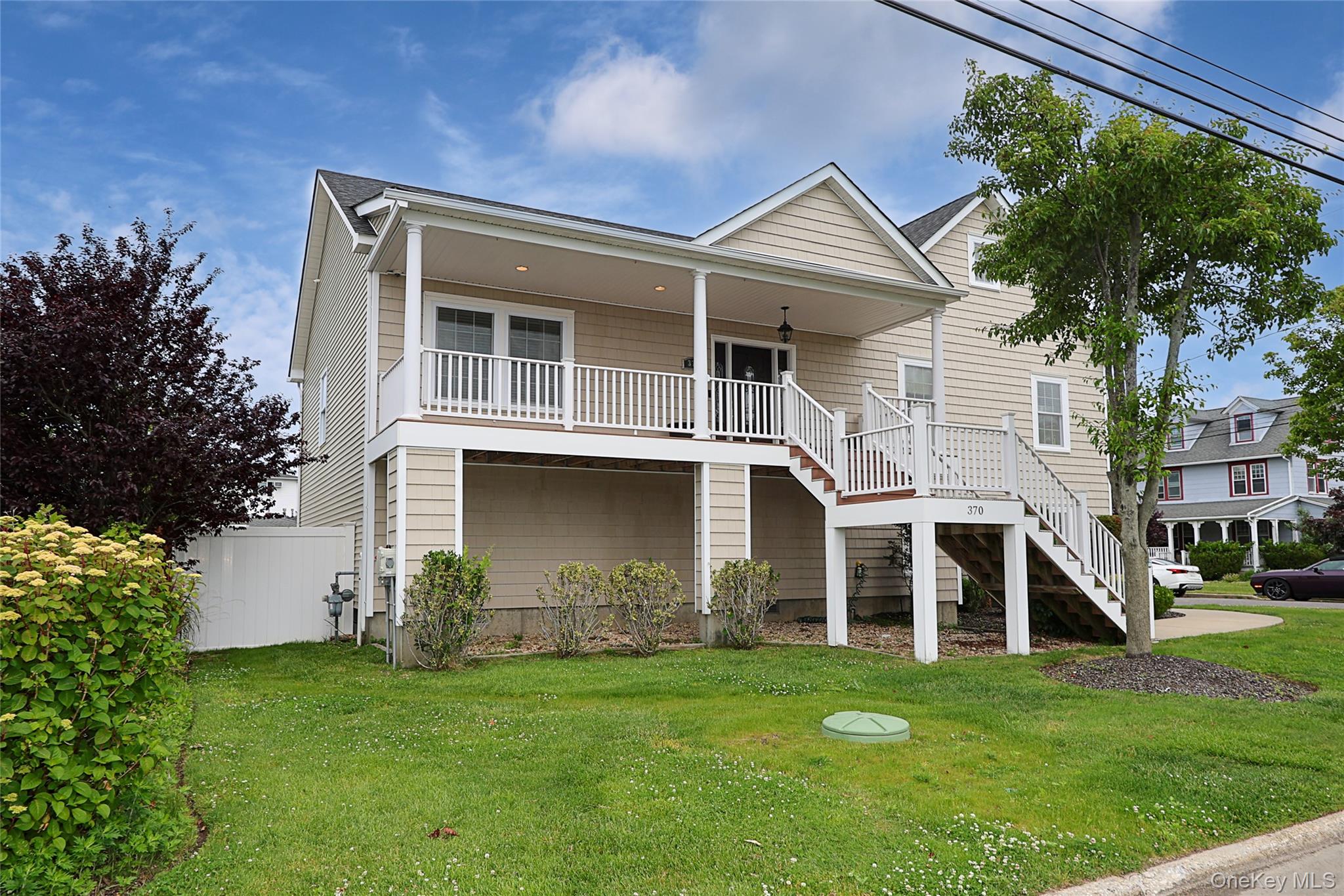 370 Rider Avenue Patchogue, NY 11772 - Photo 4 of 40