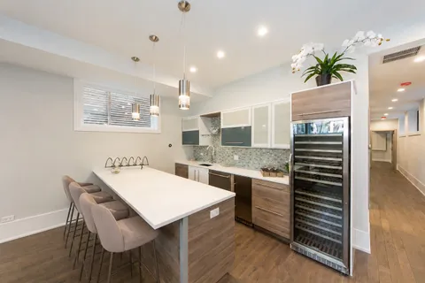 $1,650,000 | 2125 West Erie Street, Chicago, IL 60612