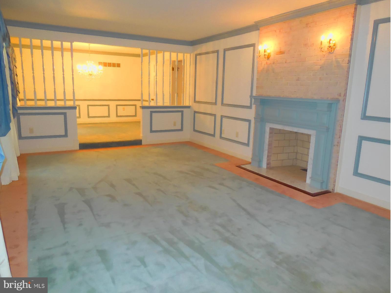 10530 Dublin Road Walkersville, MD 21793 - Photo 17 of 30 Living Room