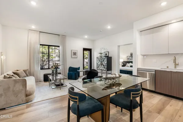 $1,250,000 | 139 South Oak Knoll Avenue, Unit 302, Pasadena, CA 91101