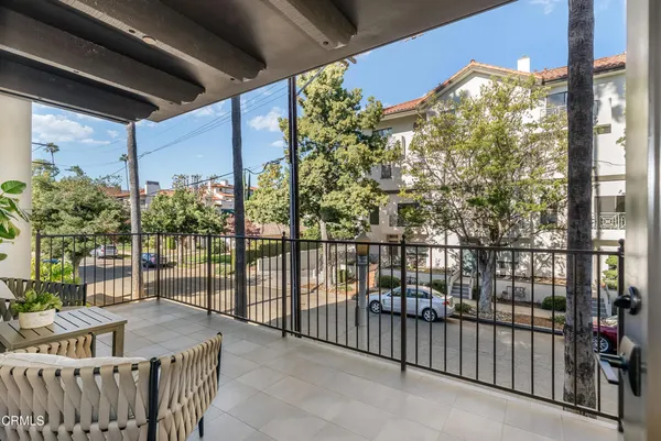 $1,250,000 | 139 South Oak Knoll Avenue, Unit 302, Pasadena, CA 91101
