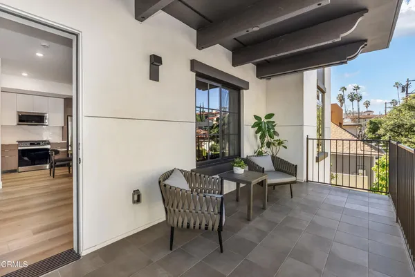 $1,250,000 | 139 South Oak Knoll Avenue, Unit 302, Pasadena, CA 91101