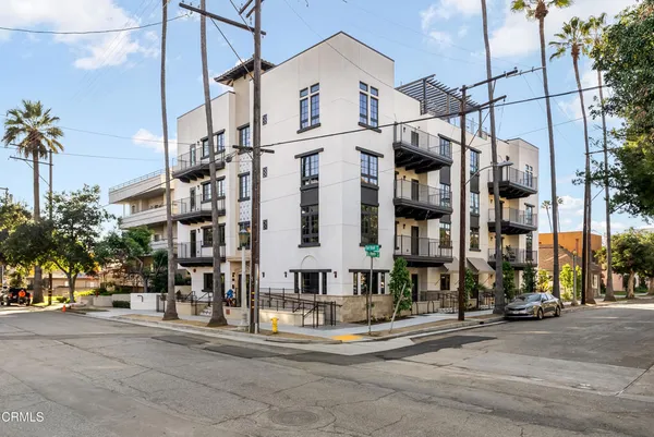 $1,250,000 | 139 South Oak Knoll Avenue, Unit 302, Pasadena, CA 91101