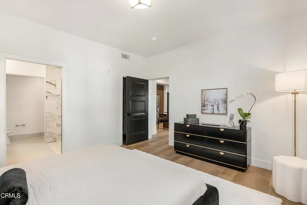 $1,250,000 | 139 South Oak Knoll Avenue, Unit 302, Pasadena, CA 91101