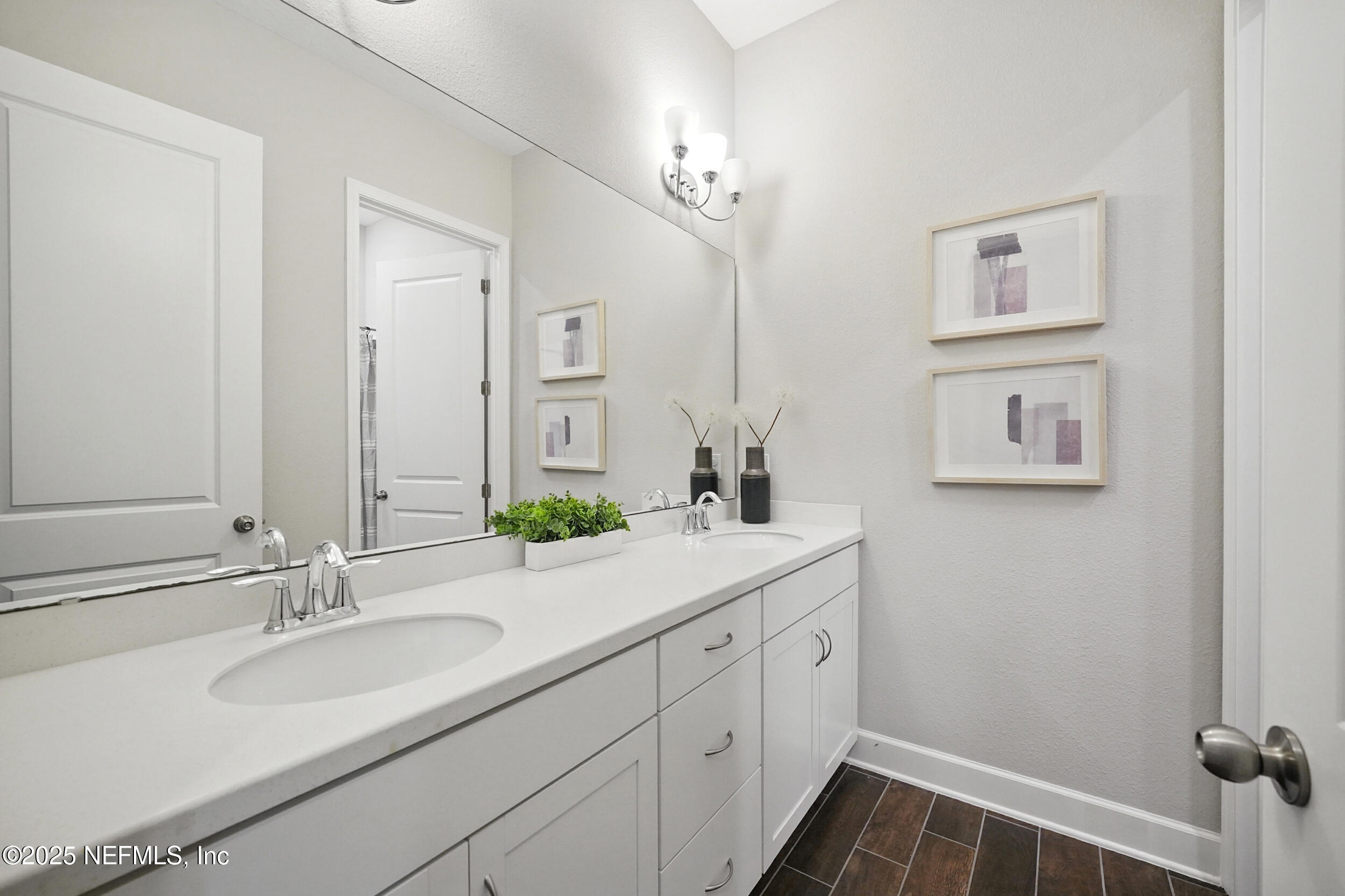 121 Pine Manor Drive Jacksonville, FL 32081 - Photo 14 of 41 Hall Bathroom