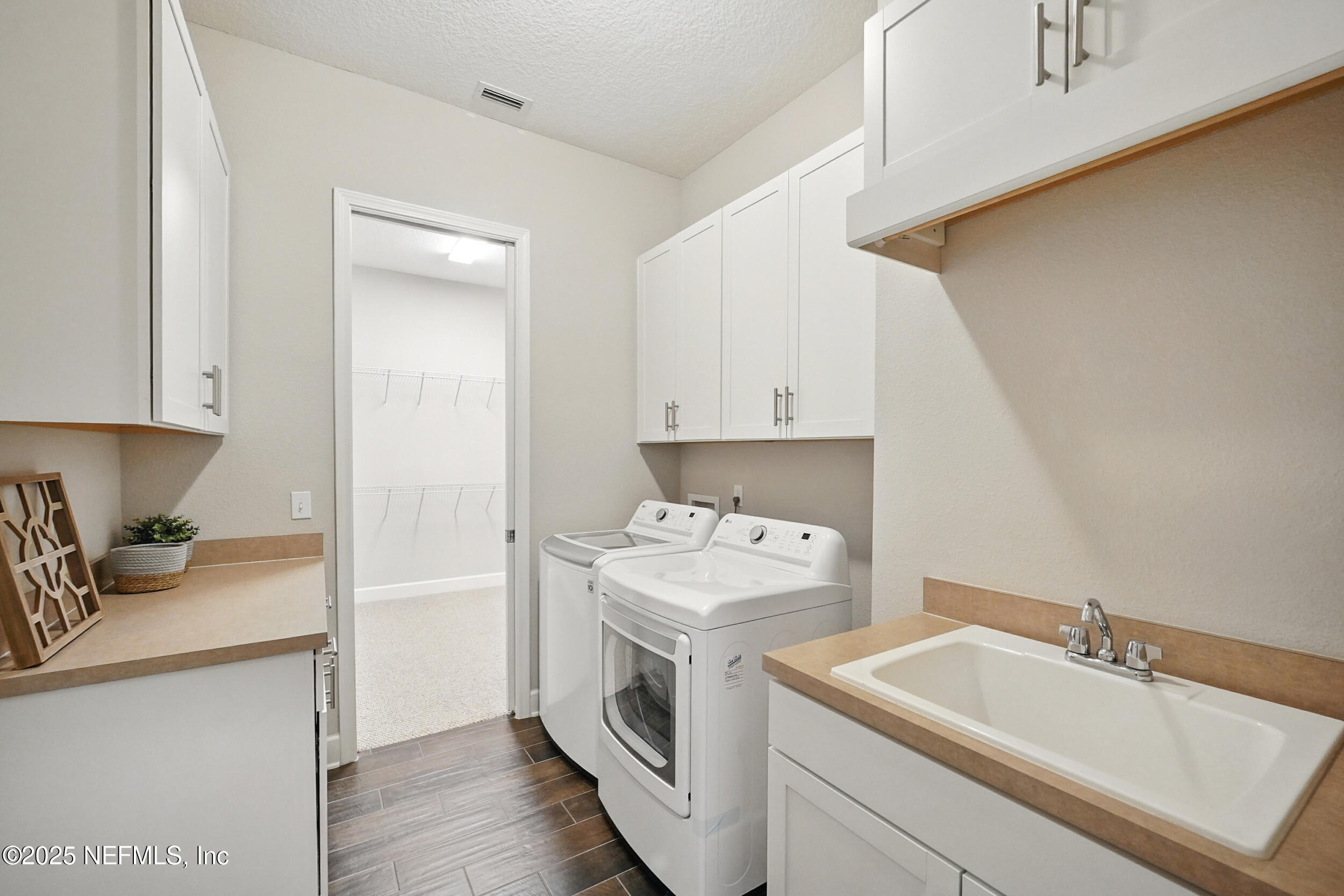 121 Pine Manor Drive Jacksonville, FL 32081 - Photo 19 of 41 Large Laundry