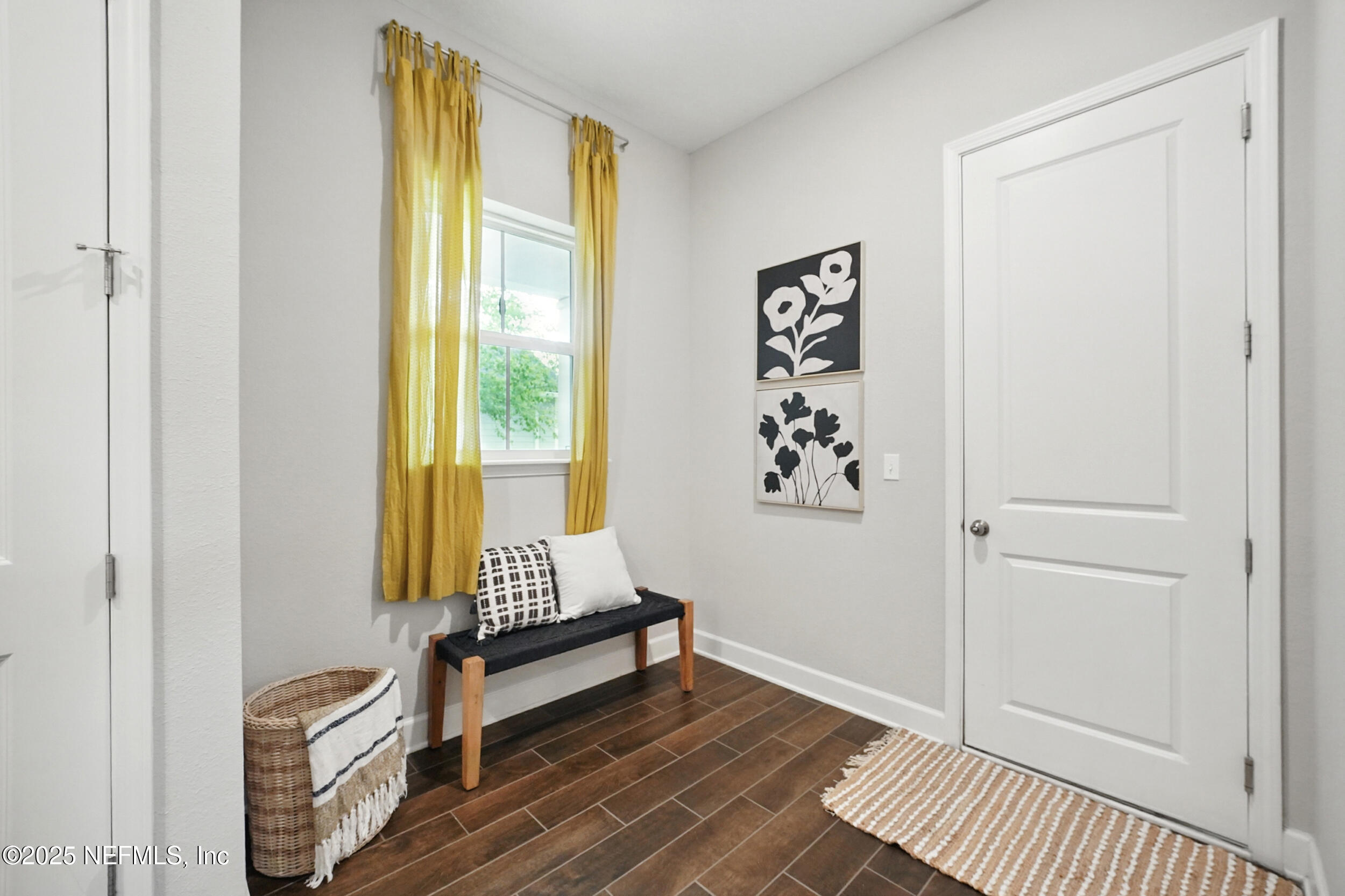 121 Pine Manor Drive Jacksonville, FL 32081 - Photo 20 of 41 Drop Zone near garage