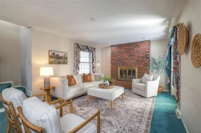 $575,000 | 13023 Pratt Road, Lee's Summit, MO 64082