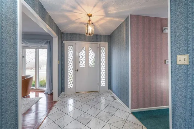 $575,000 | 13023 Pratt Road, Lee's Summit, MO 64082