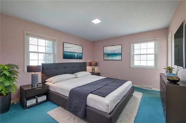 $575,000 | 13023 Pratt Road, Lee's Summit, MO 64082