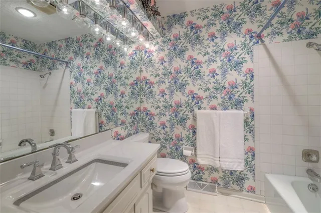 $575,000 | 13023 Pratt Road, Lee's Summit, MO 64082