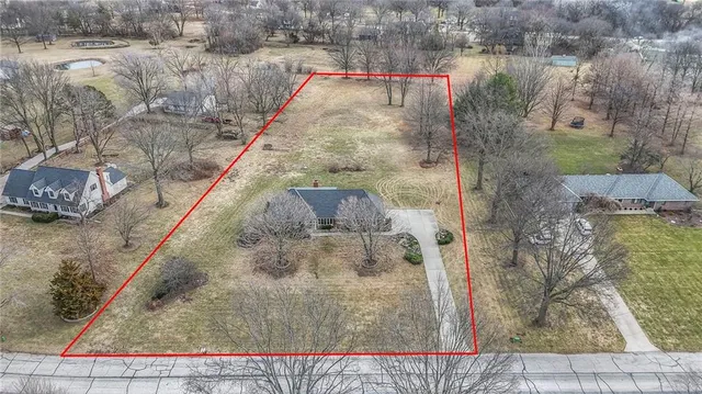 $575,000 | 13023 Pratt Road, Lee's Summit, MO 64082