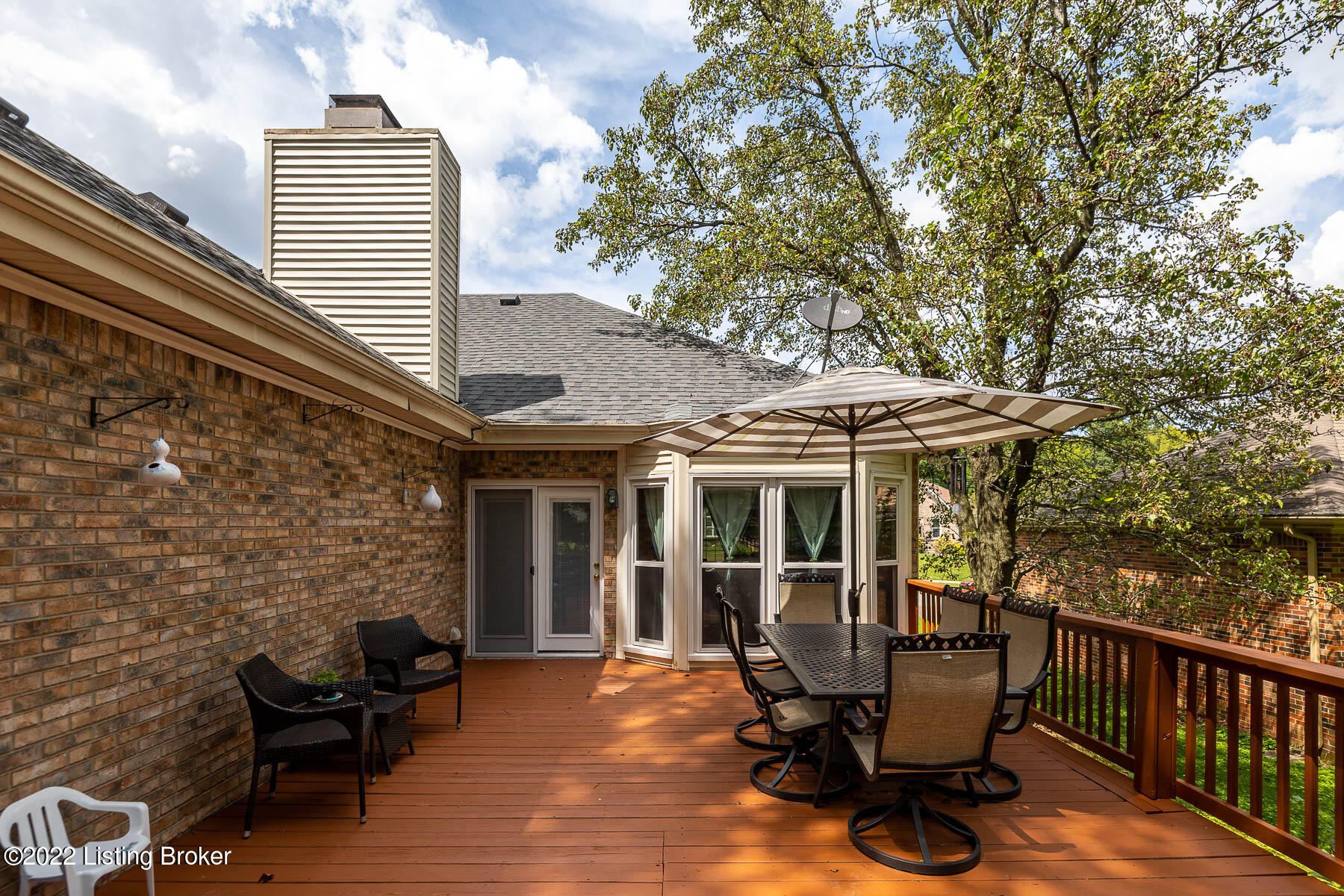 8304 Lacevine Road Louisville, KY 40220 - Photo 34 of 38 Deck
