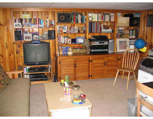 33 Thelma Road Framingham, MA 01702 - Photo 4 of 7 Gallery Image 4