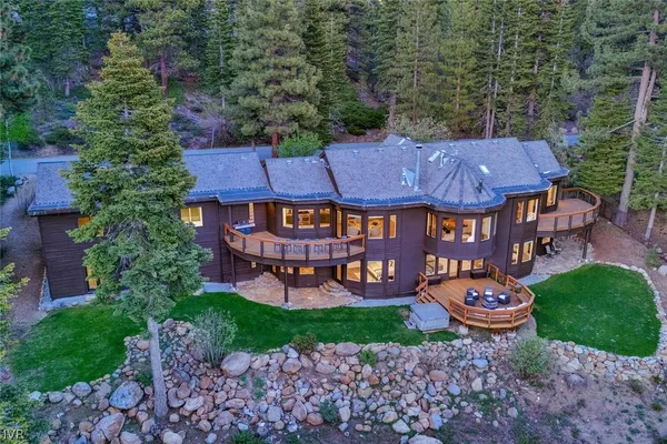 $8,450,000 | 949 Fairview Boulevard, Incline Village, NV 89451