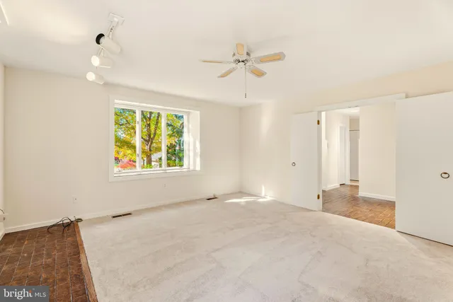 a view of an entryway with sitting area