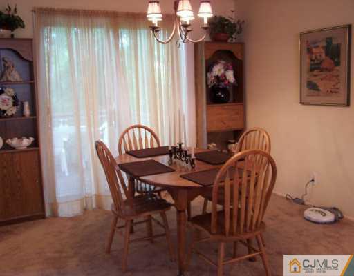 10 Amman Road Edison, NJ 08817 - Photo 4 of 8