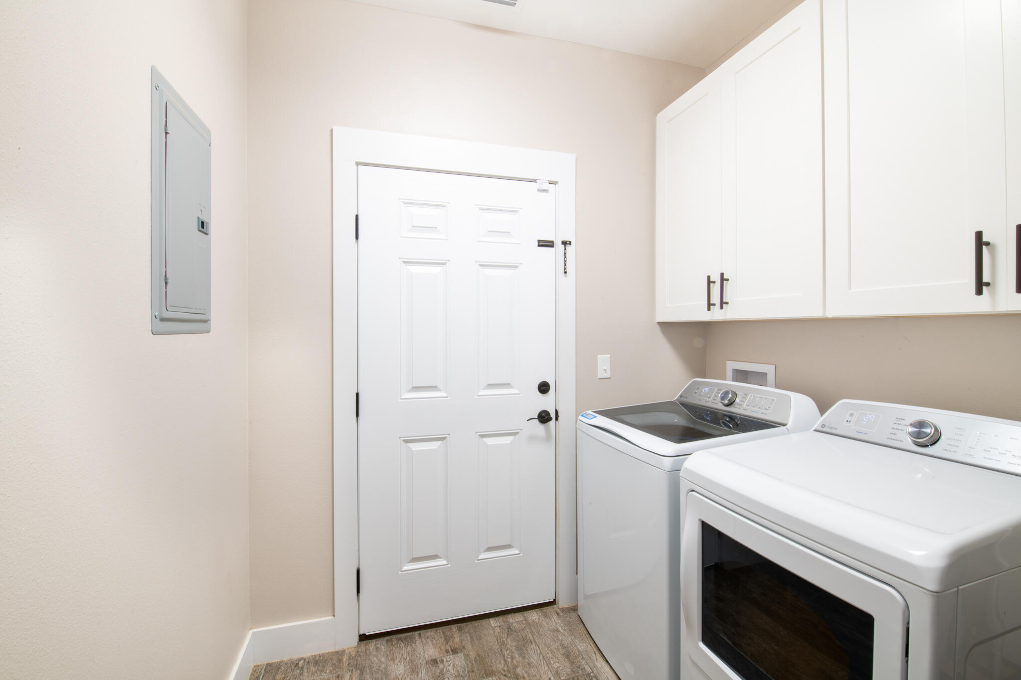 6251 Highway 4 Baker, FL 32531 - Photo 11 of 22 a utility room with dryer and washer