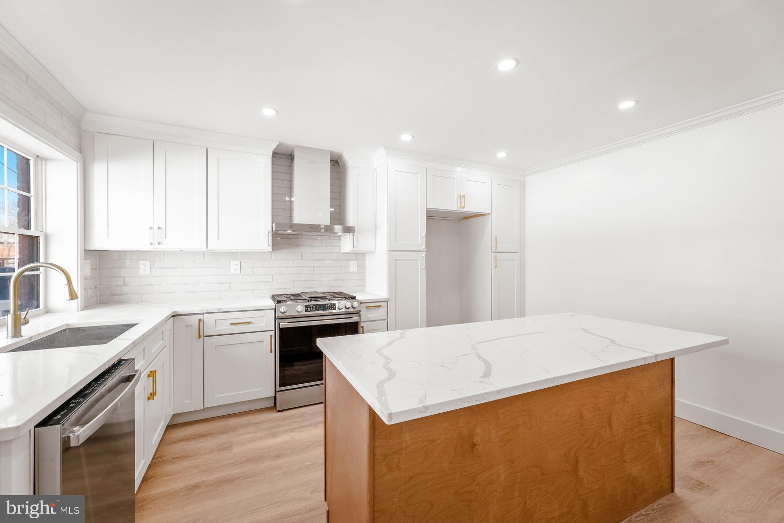 12457 Barbary Road Philadelphia, PA 19154 - Photo 11 of 33 Gallery Image 11
