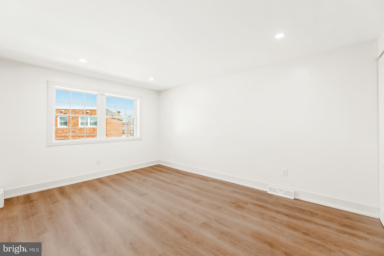 12457 Barbary Road Philadelphia, PA 19154 - Photo 22 of 33 2nd bedroom