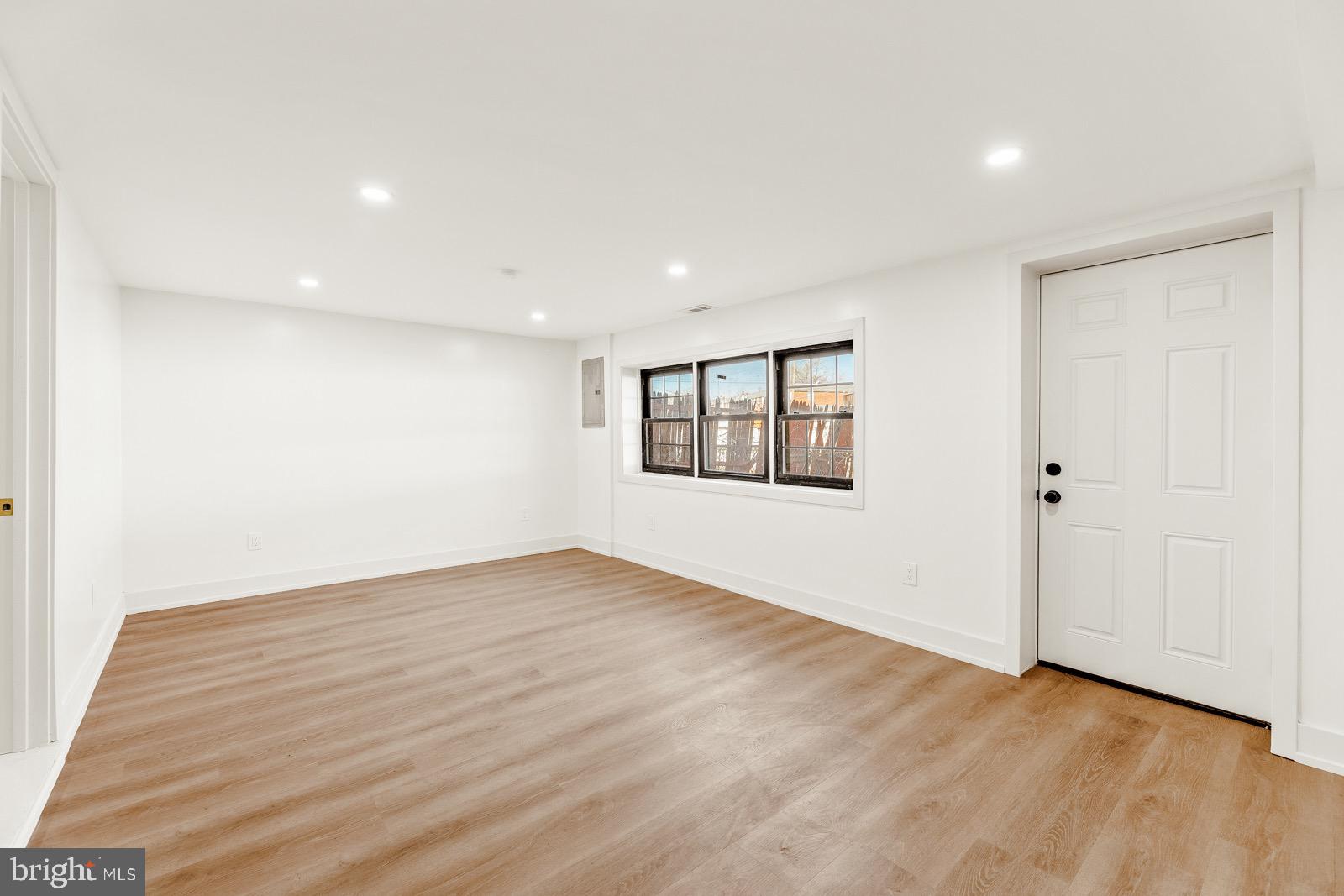 12457 Barbary Road Philadelphia, PA 19154 - Photo 30 of 33 Basement