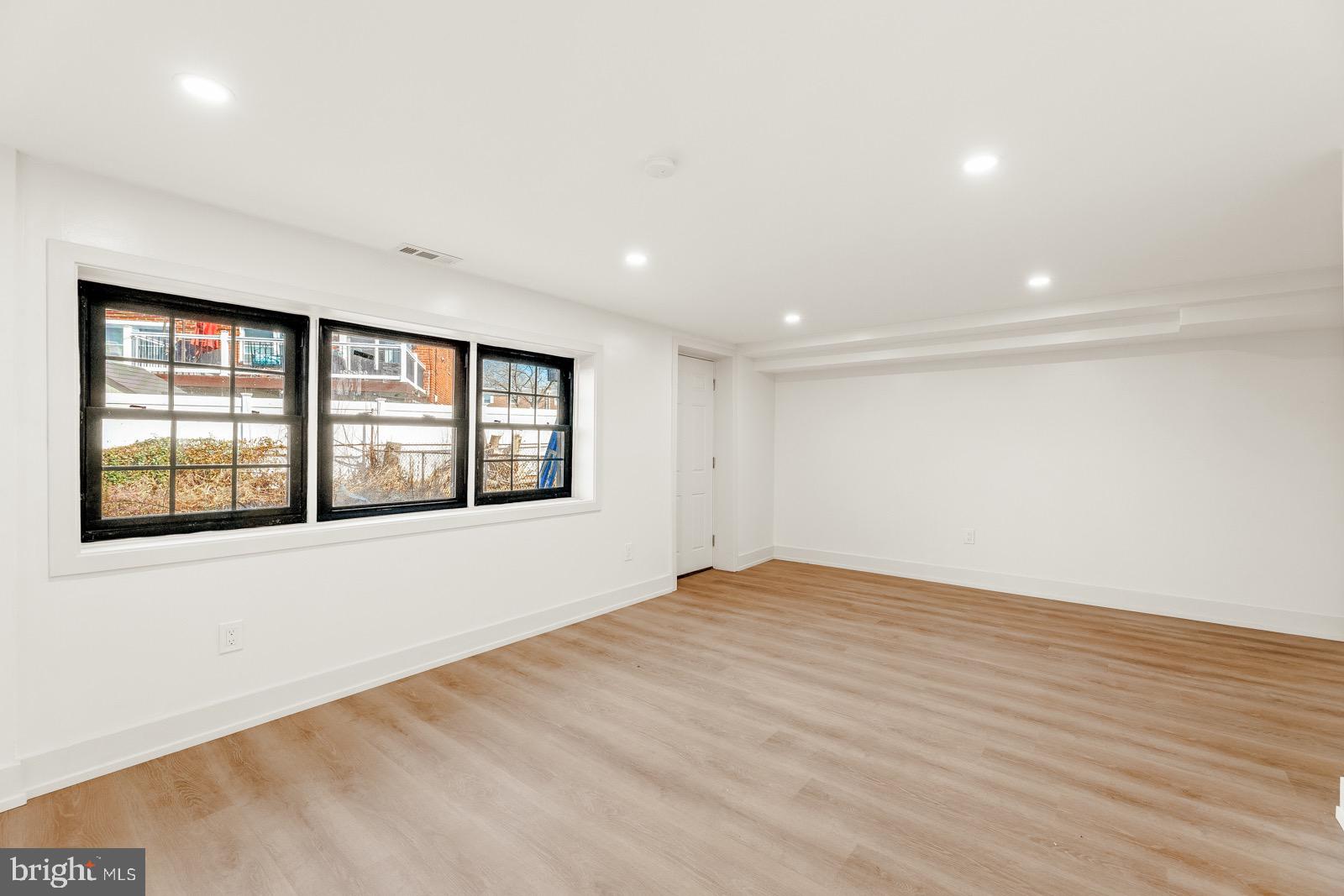 12457 Barbary Road Philadelphia, PA 19154 - Photo 31 of 33 Basement