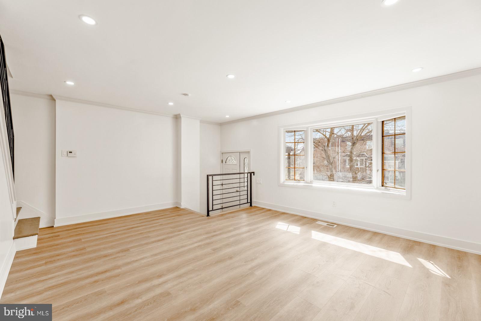 12457 Barbary Road Philadelphia, PA 19154 - Photo 7 of 33 Gallery Image 7