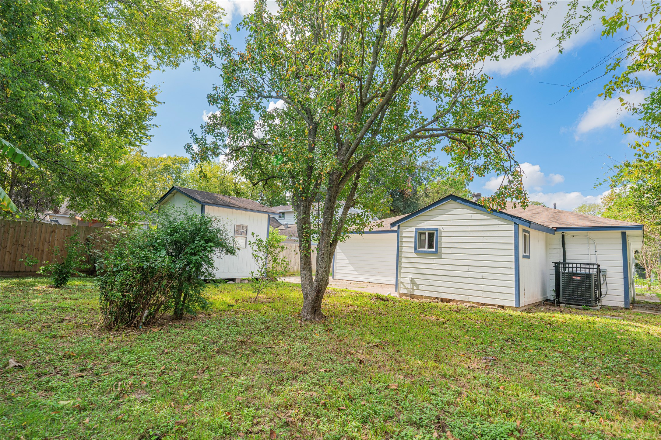 5718 Cherry Street Houston, TX 77026 - Photo 35 of 35 a view of a house with a backyard