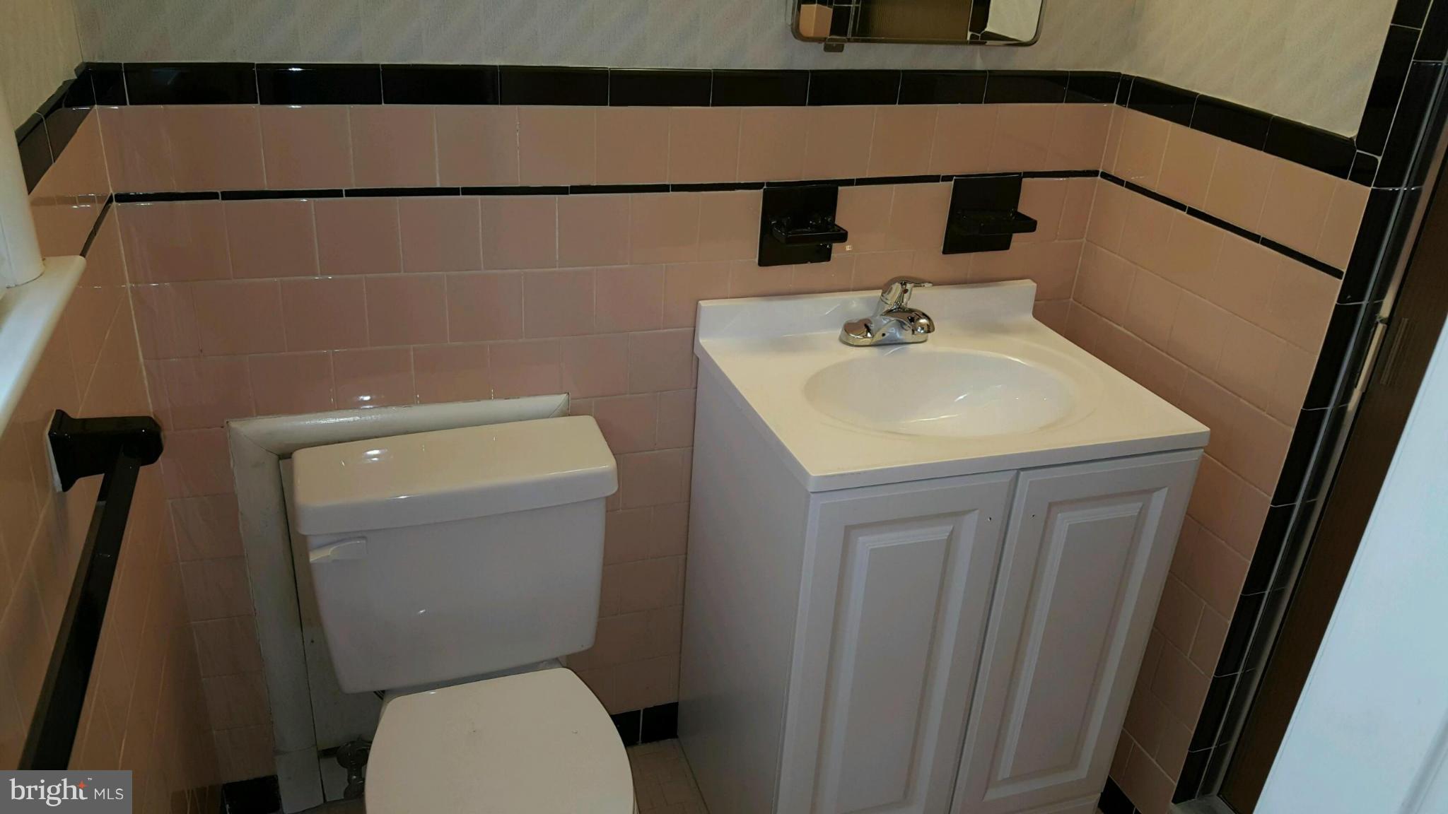 704 Winhall Way Silver Spring, MD 20904 - Photo 23 of 29 Bath