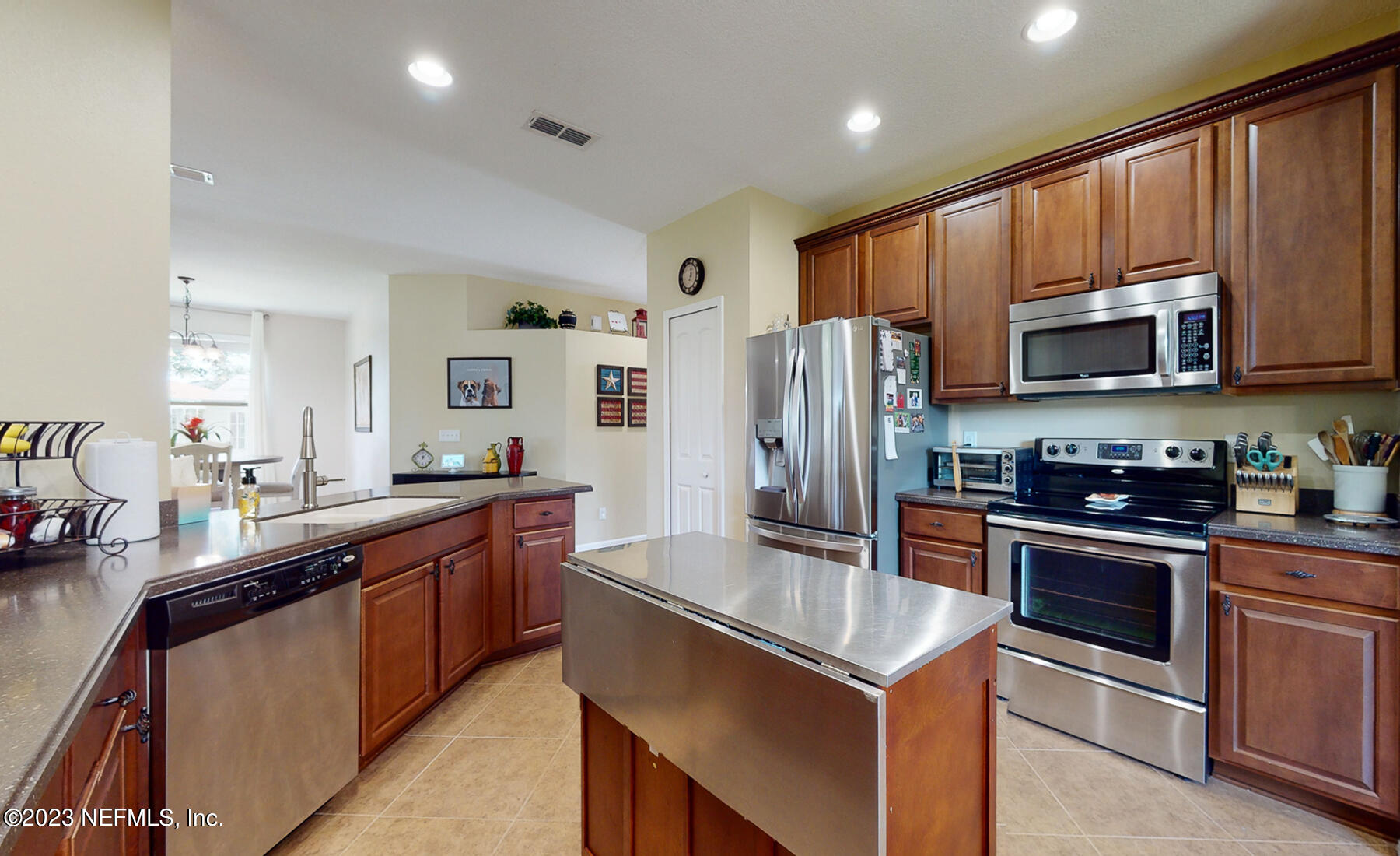 Kitchen d