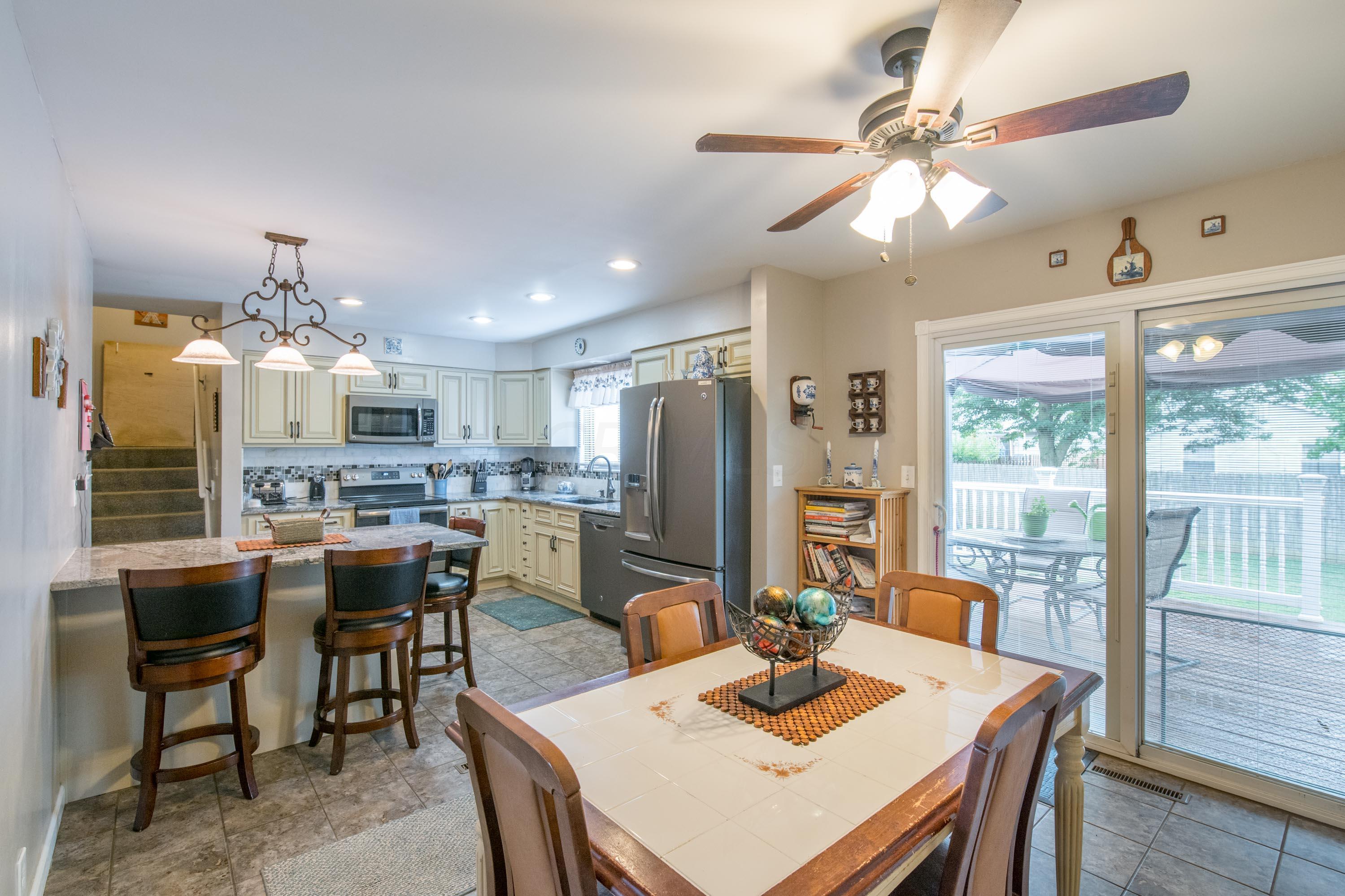 2719 West Case Road Columbus, OH 43235 - Photo 8 of 26 Gallery Image 8