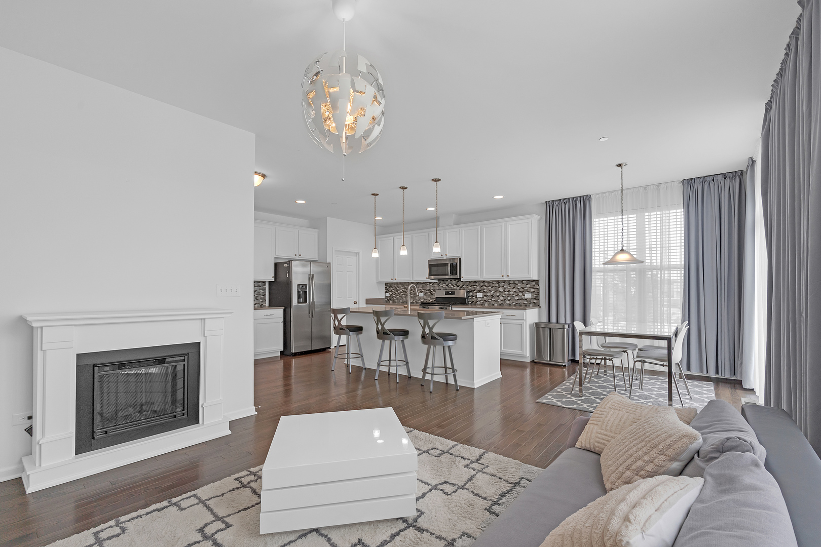 1134 East Bauer Road Naperville, IL 60563 - Photo 2 of 25