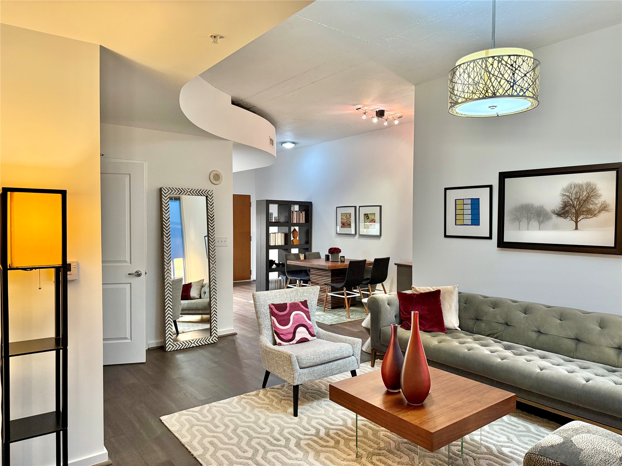 5925 Almeda Road, Unit 11509 Houston, TX 77004 - Photo 15 of 36 Living dining areas flow nicely to one another