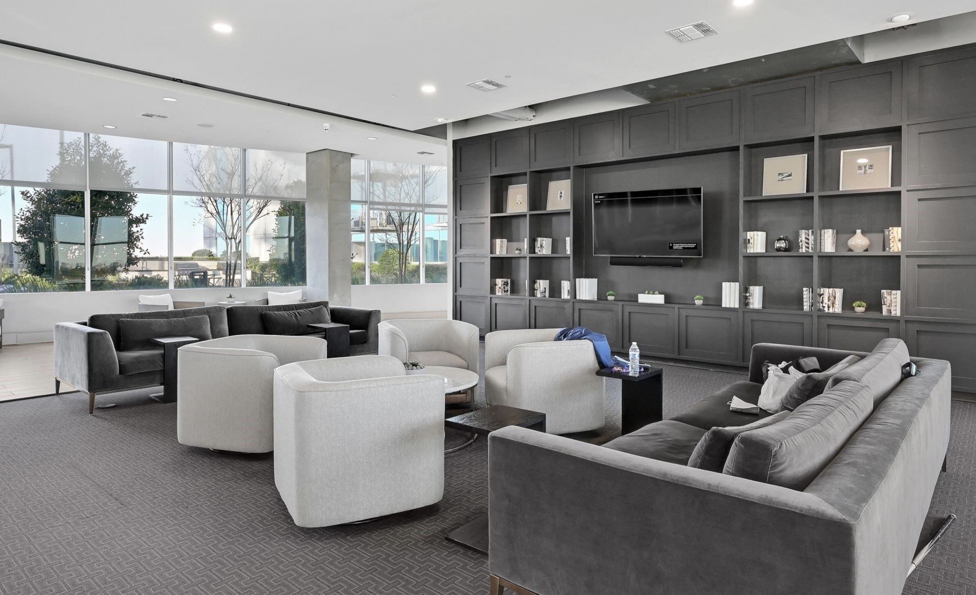 5925 Almeda Road, Unit 11509 Houston, TX 77004 - Photo 28 of 36 7th floor lounge