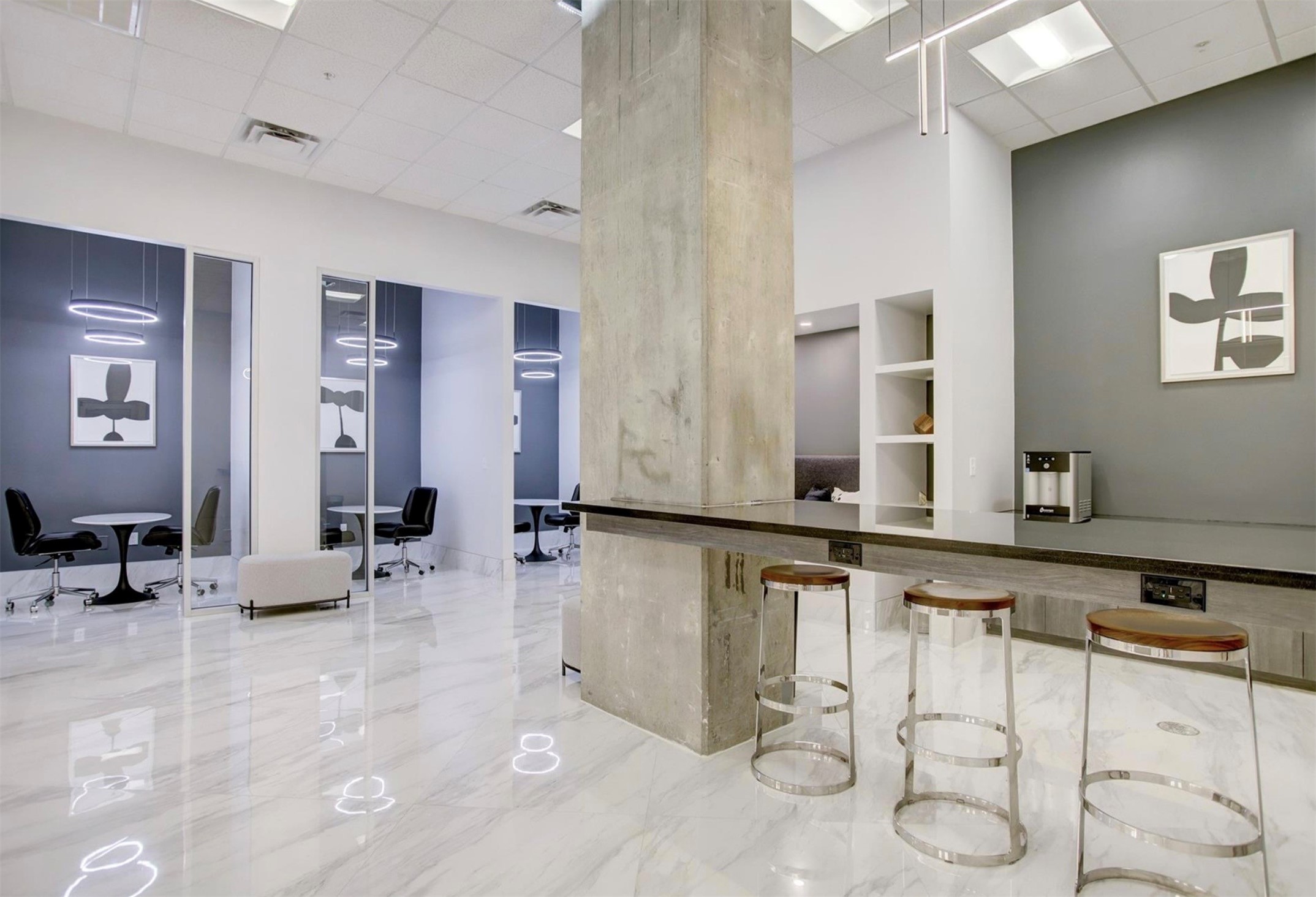 5925 Almeda Road, Unit 11509 Houston, TX 77004 - Photo 31 of 36 1st floor spaces to hang out and meet