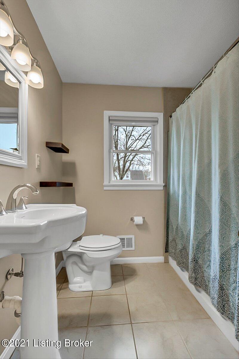 4244 Middlebrook Road Louisville, KY 40207 - Photo 22 of 36 24-4244 Middlebrook Rd-123