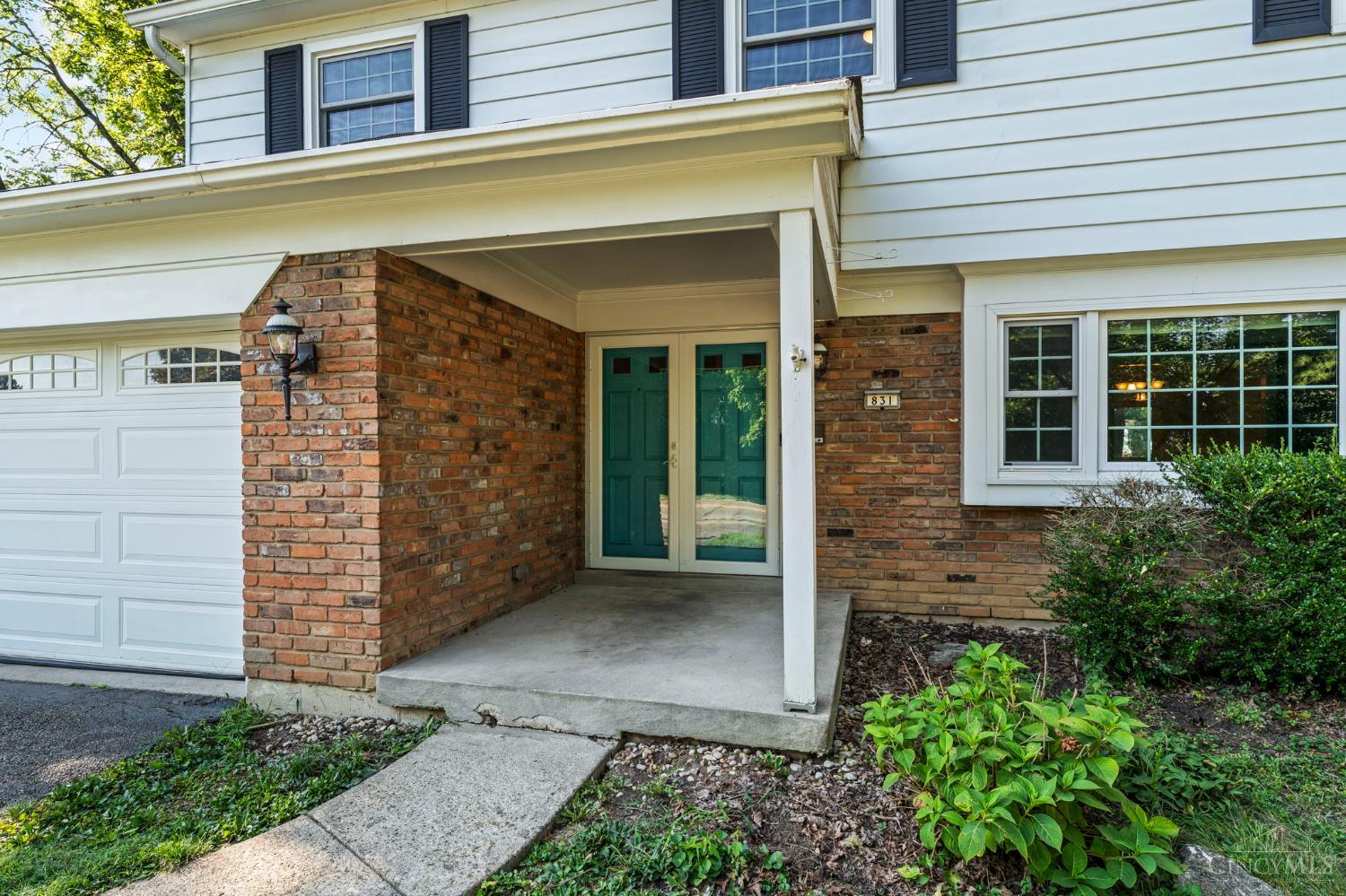 831 Compton Road Cincinnati, OH 45231 - Photo 5 of 65