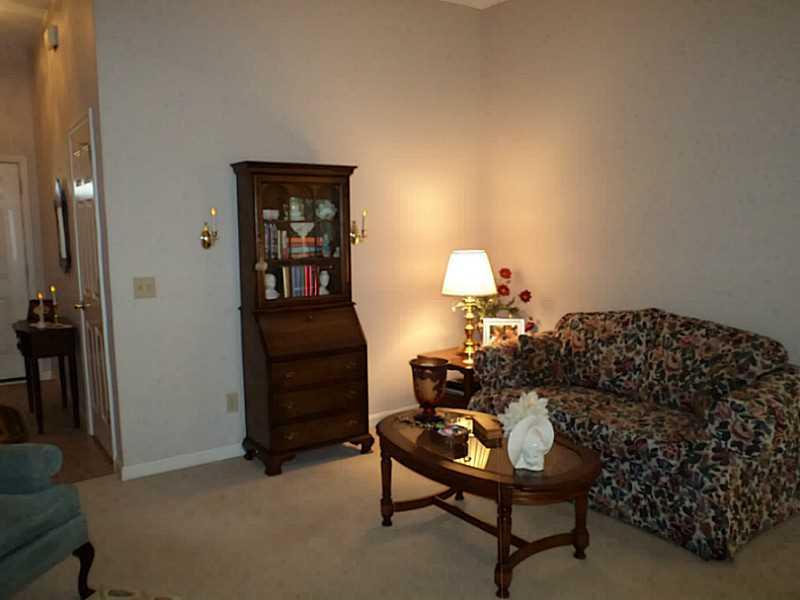 167 Nesbitt Road, Unit T12 New Castle, PA 16105 - Photo 14 of 18 Living Room.