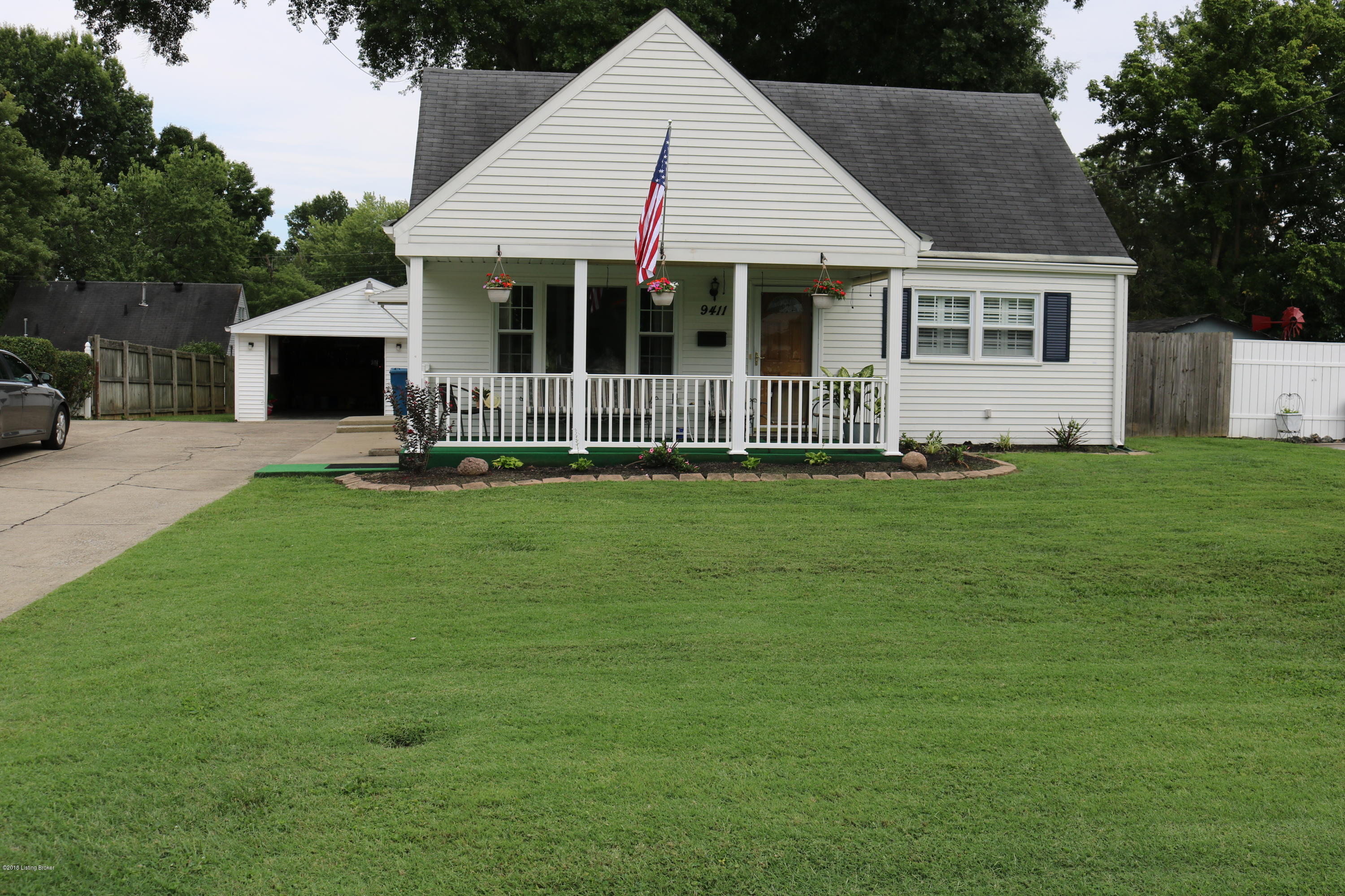 9411 Cornflower Road Louisville, KY 40272 - Photo 3 of 28 IMG_1679