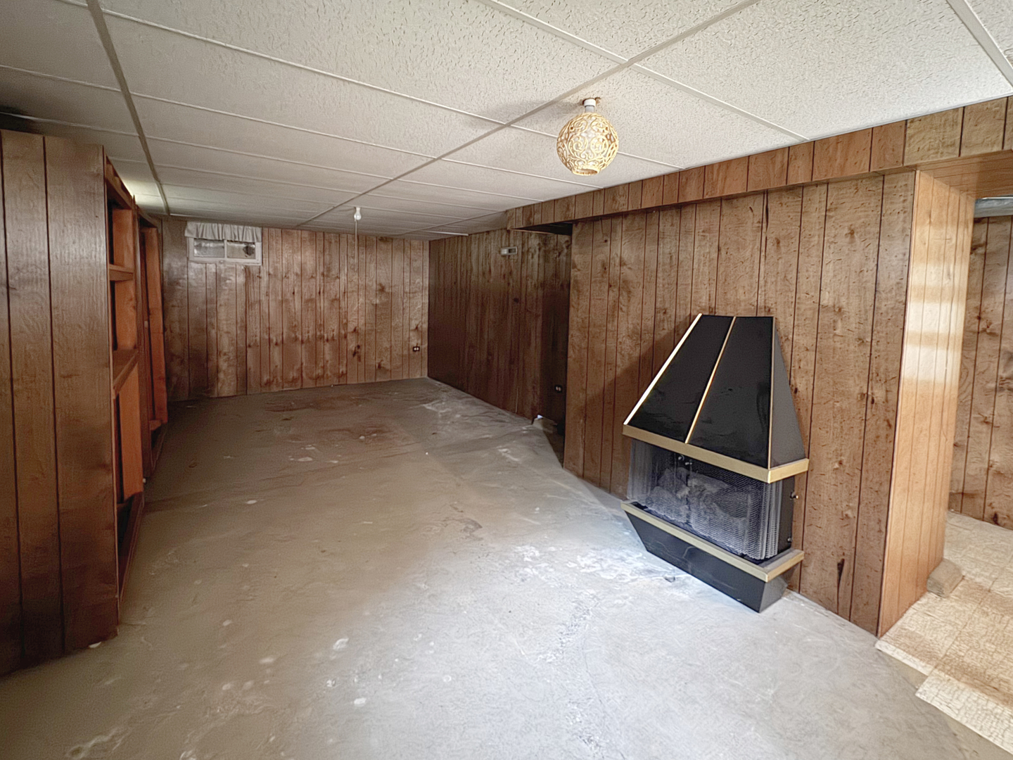 333 Elm Street Elgin, IL 60123 - Photo 21 of 25 a view of a room with wooden walls