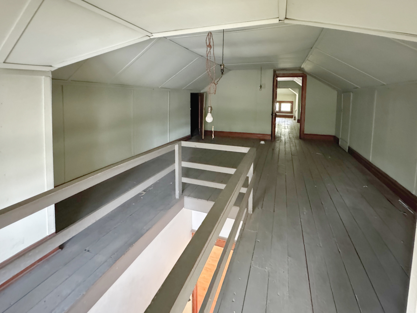 333 Elm Street Elgin, IL 60123 - Photo 22 of 25 a view of gallery with wooden floor