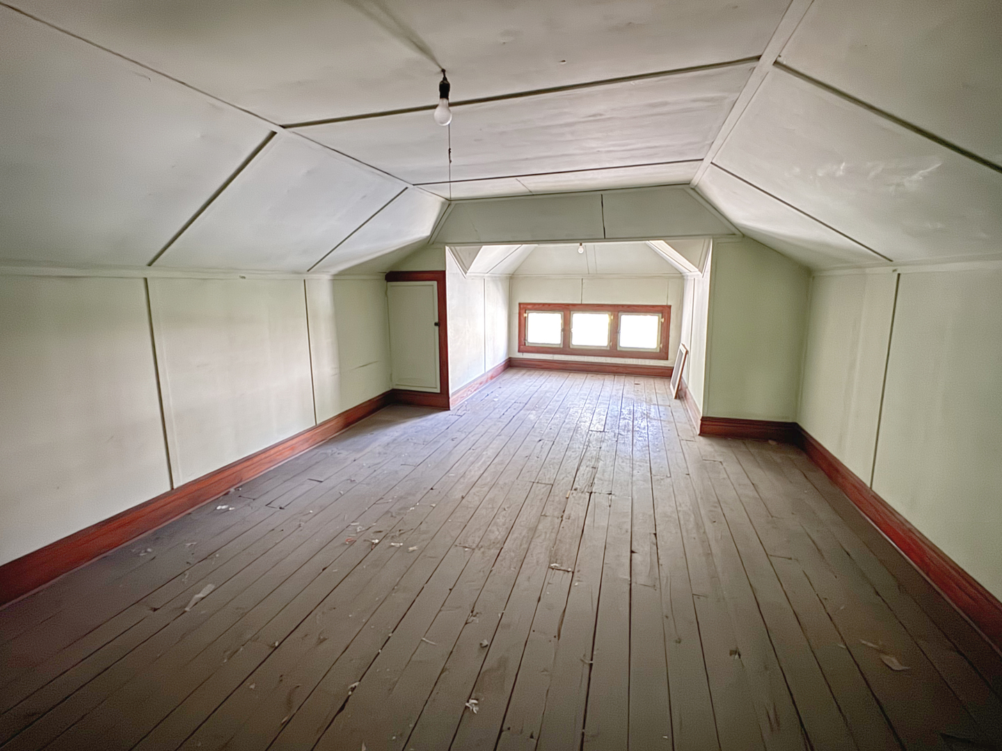 333 Elm Street Elgin, IL 60123 - Photo 23 of 25 a view of a room with wooden floor and window