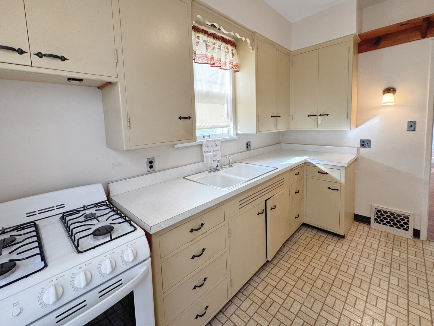 333 Elm Street Elgin, IL 60123 - Photo 10 of 25